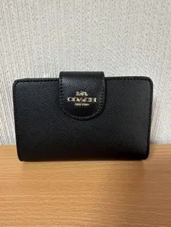 ☆新品未使用品✨COACH コーチブラック　合成皮革 二つ折り財布 ☆新品 未使用☆coach☆コーチ☆二つ折り財布☆ブラック - メルカリ