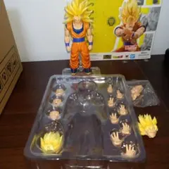 S.H.Figuarts スーパーサイヤ人孫悟空+スーパーサイヤ人3ヘッドセットのサムネイル