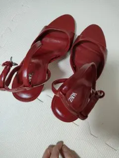 ZARA レッド ハイヒールのサムネイル