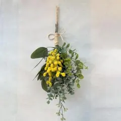 ミモザーとグリーンのスワッグ