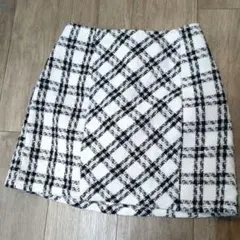 NICE CLAUP　ツイード調バックレースアップミニスカート Mサイズ