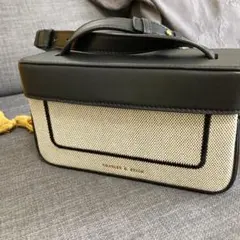 CHARLES & KEITH ショルダーバッグ ボックス型