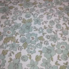 綿プリント生地　花柄　グリーン系