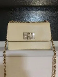 FURLA ベージュ レザー ショルダーバッグ