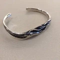 アガット シルバー 羽モチーフ バングル - メルカリ