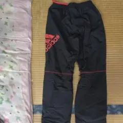 adidas 黒赤 ロングパンツ