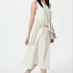 UNIQLO ウルトラストレッチVネックワンピース/ノースリーブ