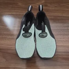 水遊びシューズ　SUPER GRIP マリンシューズ サイズ18
