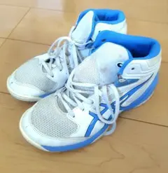 最終値下げ！asics バスケットボールシューズ ホワイト/ブルー