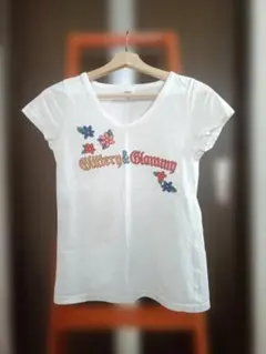 ✿NATURAL BEAUTY BASIC✿Vネック半袖Tシャツ（花柄刺繍入り）のサムネイル