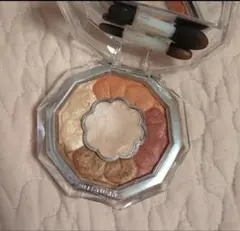 ジルスチュアート　ブルームクチュールアイズ 06