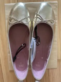 お値下げ中！【新品未使用品】ZARA バレエシューズ　ゴールド✨
