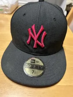 New Era 59FIFTY ブラック ストロベリーキャップ 7 1/4