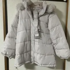 ホワイト ダウンジャケット