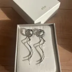 UJOH つるイヤリング ピアス Silver M 真鍮 - メルカリ