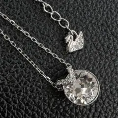 Swarovski 白鳥モチーフ ネックレス A - メルカリ