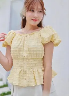 her lip to for her Lily Puff Sleeve Topのサムネイル