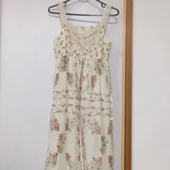 アクシーズファム　花柄キャミワンピース クリーム色