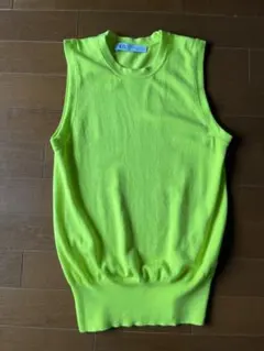 ライムグリーン