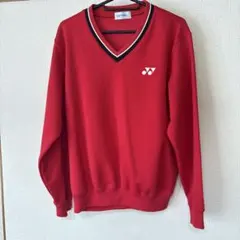 YONEX赤　Ｖネックトレーナー　Sサイズ