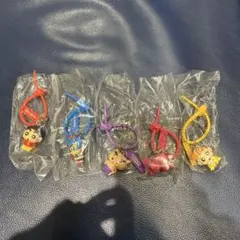 【早い者勝ち】クレヨンしんちゃん　カラフルマルチチャーム　５点セット