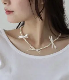 美品　リボン付きパールネックレス