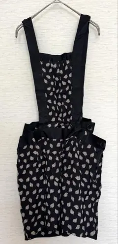 GVGV K3 ケイスリー黒と白の葉柄サロペット