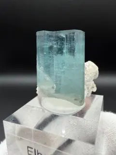 パライバトルマリン 原石 母岩付き 3,6ct - メルカリ