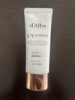 新品未開封　d'Alba UVエッセンス トーンアップサンクリーム35ml