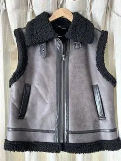 h&M ボアダウンベスト