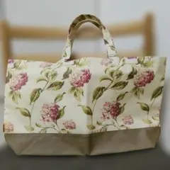 フラワープリント トートバッグ　LAURA ASHLEY