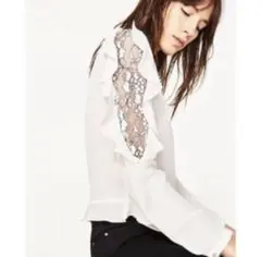 【ZARA】レース付きフリルホワイトブラウス