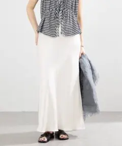 haruji様【美品】IENA ダブルサテンスカート　ホワイト 36のサムネイル