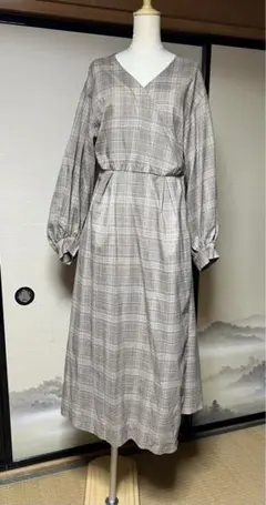 未使用品チェック柄 Vネック 前開くロング長袖ワンピースフリーサイズ