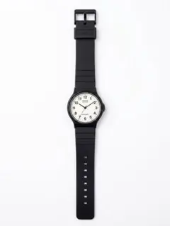 CASIO クォーツ腕時計 ブラック ホワイト文字盤のサムネイル