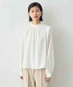 YECCA VECCA イェッカヴェッカ ブラウス ホワイト Mサイズのサムネイル