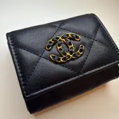 CHANEL ノベルティ　折り財布 チェーン付きのサムネイル