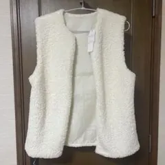 アイボリー ボア ノースリーブジャケット 新品