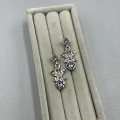 258ヴィンテージ　クリスタル花モチーフドロップピアス