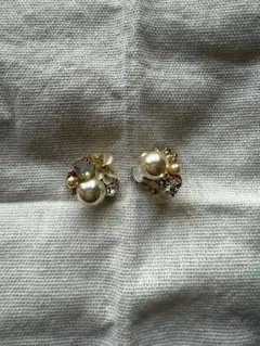 パールとクリスタルのゴールドイヤリング