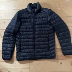 ユニクロ　ライトダウン　ブラック