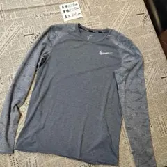 NIKERUNNING　ナイキランニング　トレーニングウェア　ランニングウェア