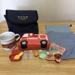 トミカ　消防車型弁当箱・コップ・調味料入れ・ナフキン・弁当箱袋・コップ袋のサムネイル