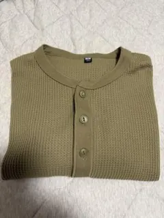【美品】ユニクロ　ワッフルヘンリーネックTシャツ長袖　　サーマル　グリーン