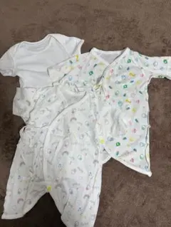 たまひよ コンビ肌着　ユニクロ 白ロンパース　３枚セット