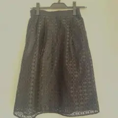 レディース　ひざ丈ブラックフレアスカート