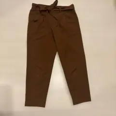 ベージュ　パンツ