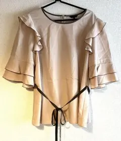 TO BE CHIC 大きいサイズ　ゆったり フレア袖　トップス 46サイズのサムネイル