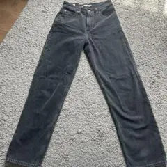 Levi's ダークグレー ストレートデニム