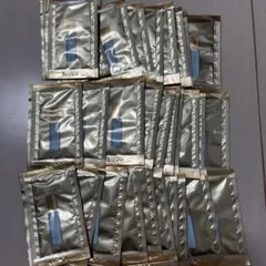 新品ラサーナプレミオールヘアエッセンストリートメント2ml×30